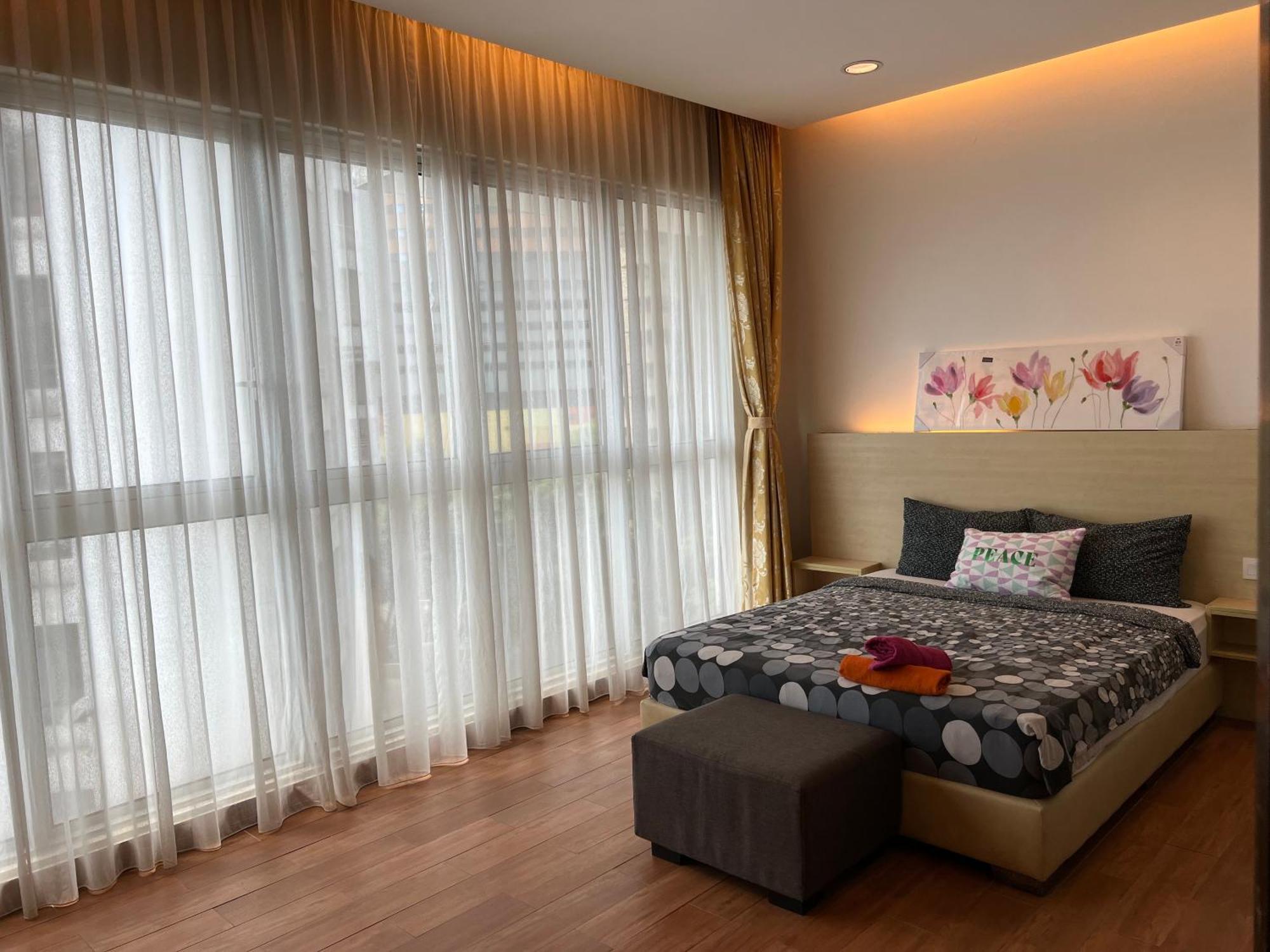 Regalia Service Suites Klcc Skypool Kuala Lumpur Szoba fotó